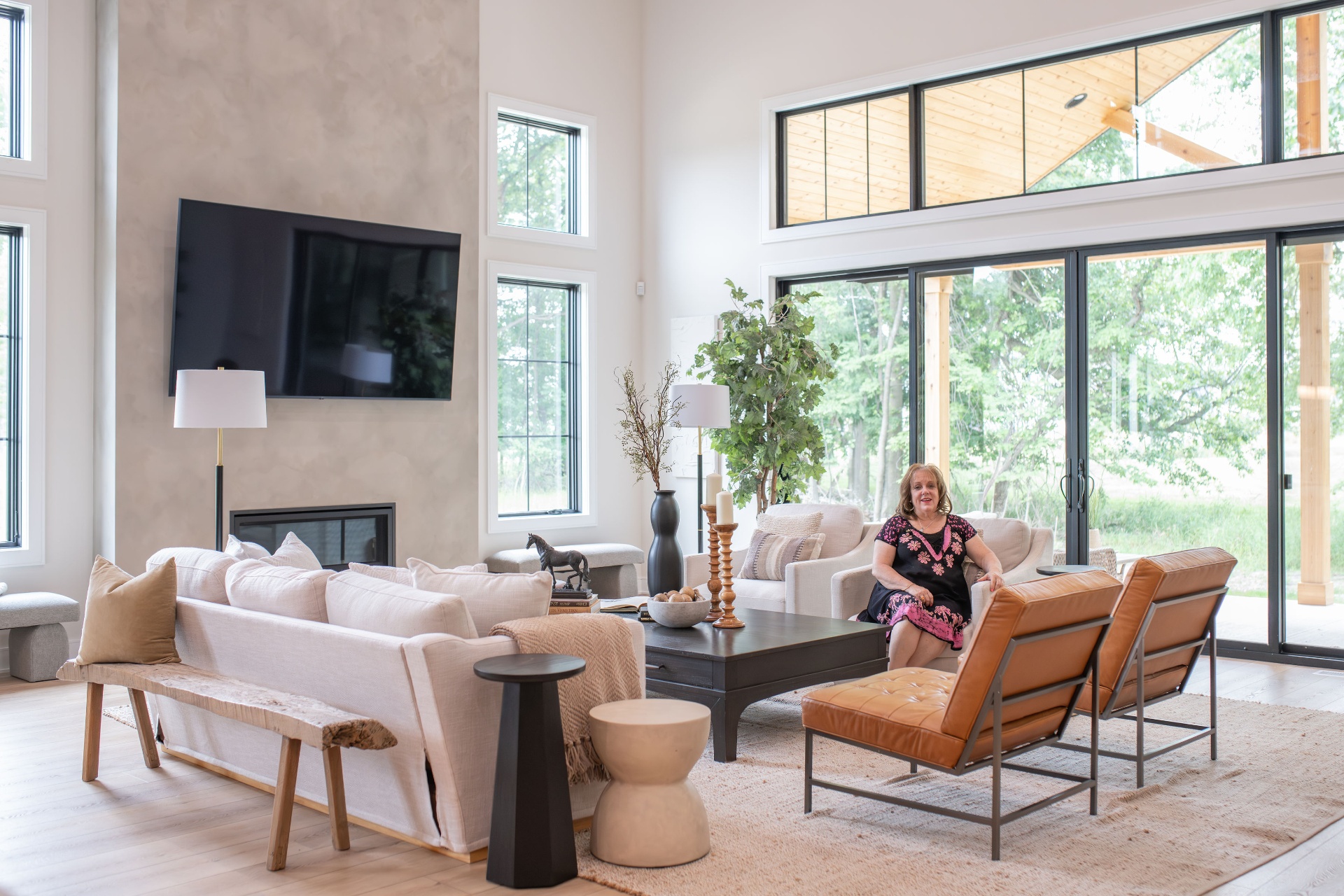 Beautifully staged Cleveland living room by Helpful Home Staging